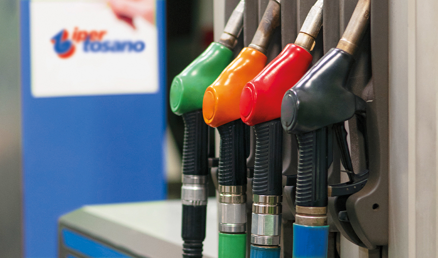 Distributore carburanti e autolavaggio